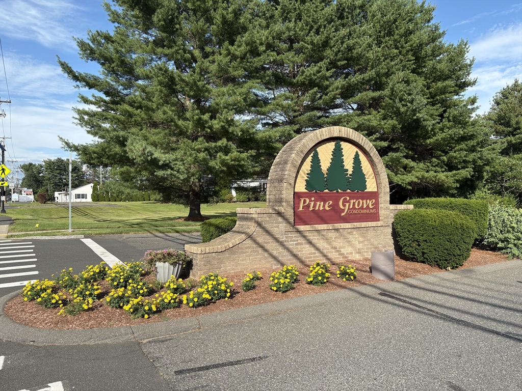 30 Pine Grove Drive, South Hadley, Massachusetts, 2 Bedrooms Bedrooms, 4 Rooms Rooms,1.5 BathroomsBathrooms,Residential,For Sale,Pine Grove Drive,73409715