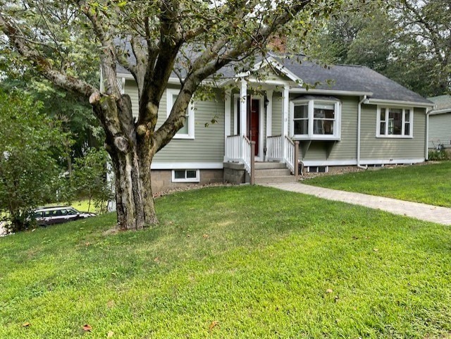 13 Lakeview Road, Wayland, Massachusetts, 3 Bedrooms Bedrooms, 7 Rooms Rooms,1.5 BathroomsBathrooms,Residential Lease,For Rent,Lakeview Road,73413744