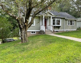 13 Lakeview Road, Wayland, Massachusetts, 3 Bedrooms Bedrooms, 7 Rooms Rooms,1.5 BathroomsBathrooms,Residential Lease,For Rent,Lakeview Road,73413744