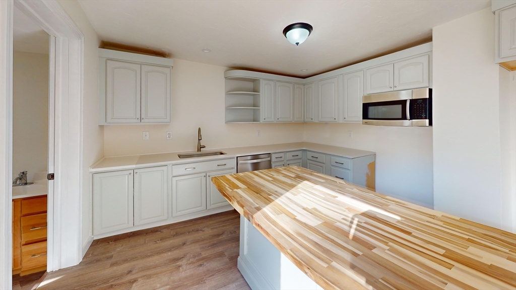 3162-3164 High St, Palmer, Massachusetts, 4 Bedrooms Bedrooms, 13 Rooms Rooms,2 BathroomsBathrooms,Residential Income,For Sale,High St,73415839