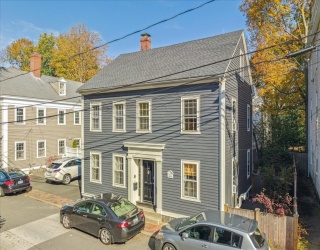 12 Howard St, Salem, Massachusetts, 5 Bedrooms Bedrooms, 10 Rooms Rooms,2 BathroomsBathrooms,Residential Income,For Sale,Howard St,73431062