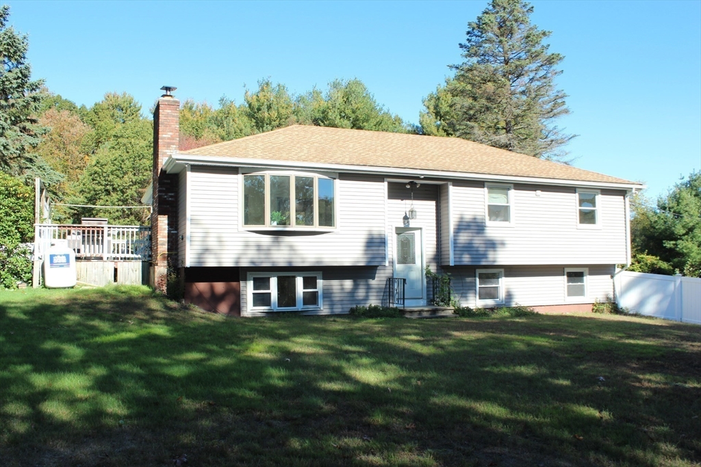 214 W Main St, Millbury, Massachusetts, 4 Bedrooms Bedrooms, 8 Rooms Rooms,3 BathroomsBathrooms,Residential,For Sale,W Main St,73442387