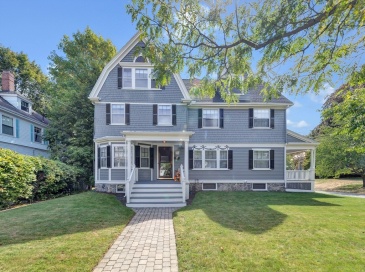 112 Church St, Winchester, Massachusetts, 8 Bedrooms Bedrooms, 14 Rooms Rooms,2.5 BathroomsBathrooms,Residential Income,For Sale,Church St,73433062