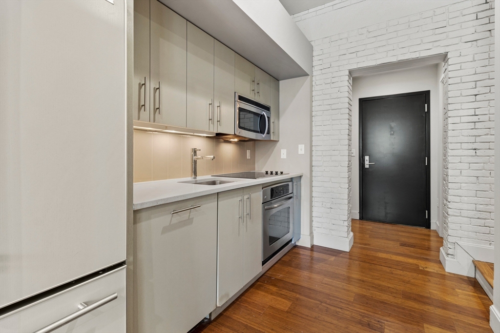 33 3rd Avenue, Boston, Massachusetts, 1 Bedroom Bedrooms, 3 Rooms Rooms,1 BathroomBathrooms,Residential Lease,For Rent,3rd Avenue,73451414