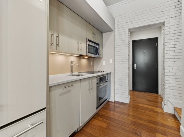 33 3rd Avenue, Boston, Massachusetts, 1 Bedroom Bedrooms, 3 Rooms Rooms,1 BathroomBathrooms,Residential Lease,For Rent,3rd Avenue,73451414 33 3rd Avenue, Boston, Massachusetts, 1 Bedroom Bedrooms, 3 Rooms Rooms,1 BathroomBathrooms,Residential Lease,For Rent,3rd Avenue,73451414
