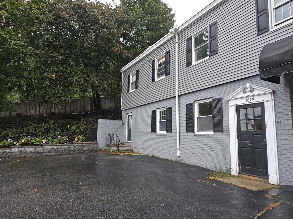185 North Main, Andover, Massachusetts, 1 Bedroom Bedrooms, 2 Rooms Rooms,1 BathroomBathrooms,Residential Lease,For Rent,North Main,73436136