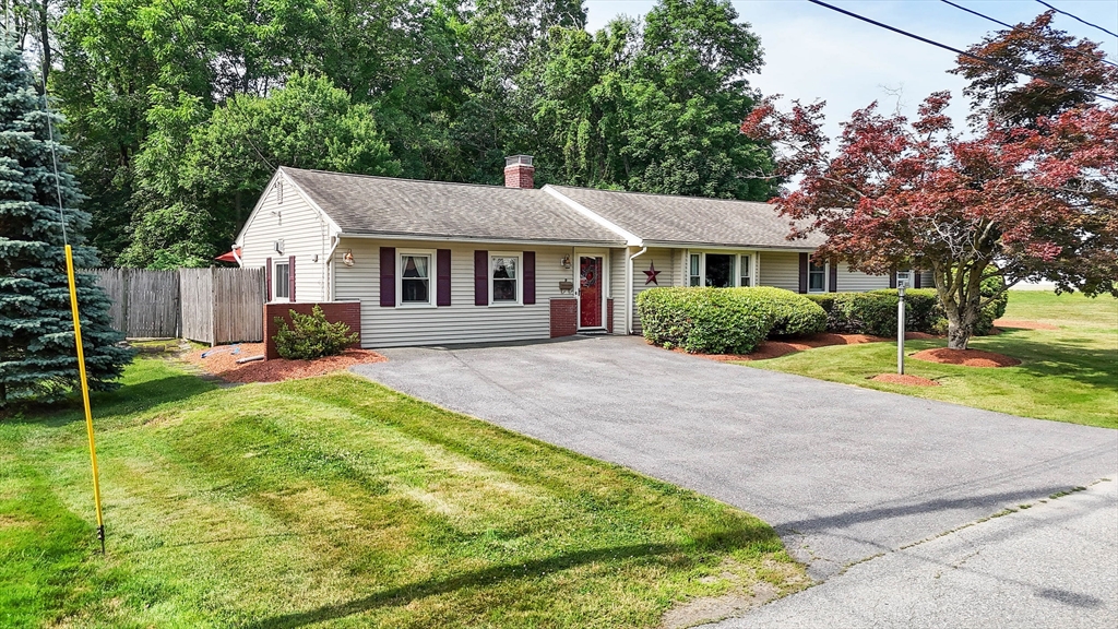 9 Kings Mountain Dr, West Boylston, Massachusetts, 3 Bedrooms Bedrooms, 7 Rooms Rooms,1 BathroomBathrooms,Residential,For Sale,Kings Mountain Dr,73428455