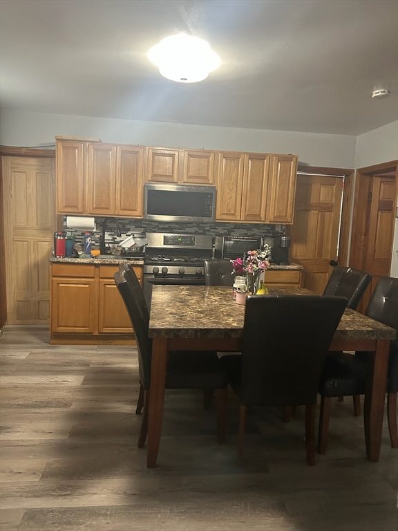 88 Vine St, Brockton, Massachusetts, 8 Bedrooms Bedrooms, 14 Rooms Rooms,3 BathroomsBathrooms,Residential Income,For Sale,Vine St,73447512