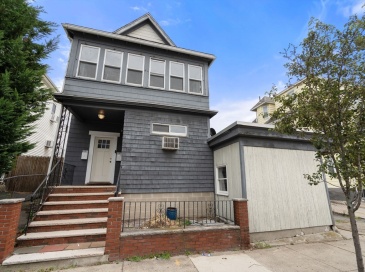 255 Main St, Everett, Massachusetts, 3 Bedrooms Bedrooms, 8 Rooms Rooms,3 BathroomsBathrooms,Residential Income,For Sale,Main St,73425511