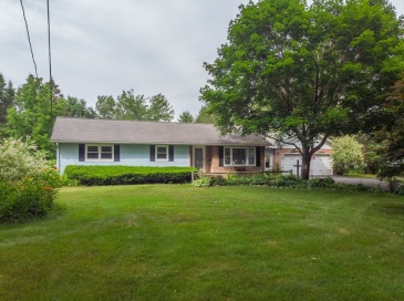 4 Pitcherville Rd, Hubbardston, Massachusetts, 3 Bedrooms Bedrooms, 7 Rooms Rooms,1 BathroomBathrooms,Residential,For Sale,Pitcherville Rd,73400022