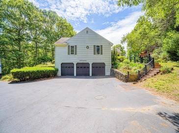 9 Wingfoot Dr., Yarmouth, Massachusetts, 4 Bedrooms Bedrooms, 10 Rooms Rooms,3.5 BathroomsBathrooms,Residential,For Sale,Wingfoot Dr.,73398062