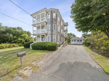 211 Oak St., Bridgewater, Massachusetts, 6 Bedrooms Bedrooms, 18 Rooms Rooms,3 BathroomsBathrooms,Residential Income,For Sale,Oak St.,73437633