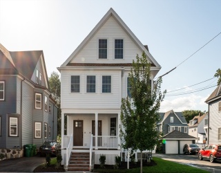 18-20 Sheridan Avenue, Medford, Massachusetts, 9 Bedrooms Bedrooms, 16 Rooms Rooms,5 BathroomsBathrooms,Residential Income,For Sale,Sheridan Avenue,73441954