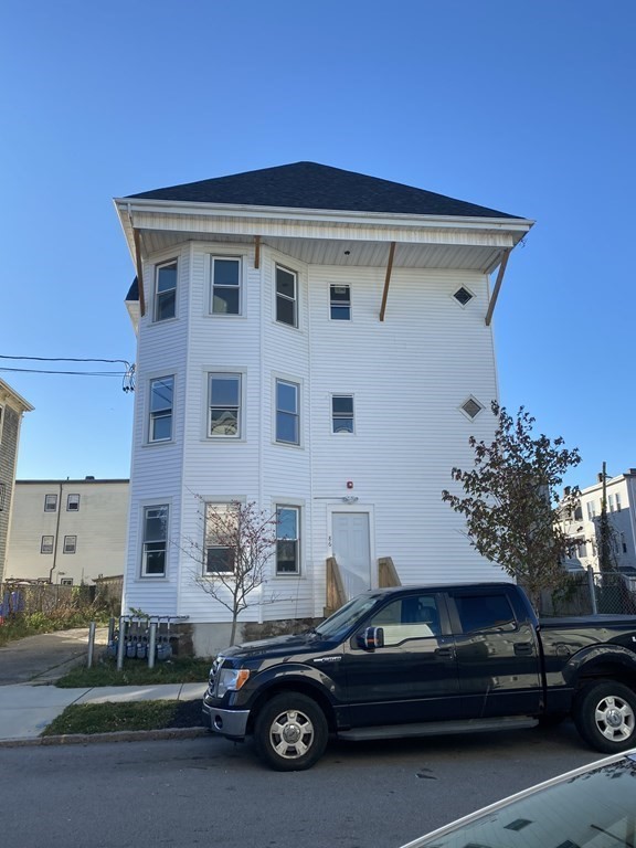 86 Beetle St, New Bedford, Massachusetts, 1 Bedroom Bedrooms, 4 Rooms Rooms,1 BathroomBathrooms,Residential Lease,For Rent,Beetle St,73429620