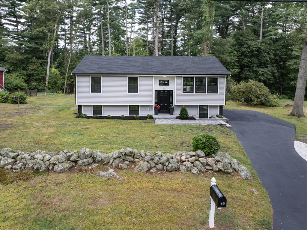 185 Chamberlain St, Holliston, Massachusetts, 4 Bedrooms Bedrooms, 8 Rooms Rooms,2 BathroomsBathrooms,Residential,For Sale,Chamberlain St,73435343