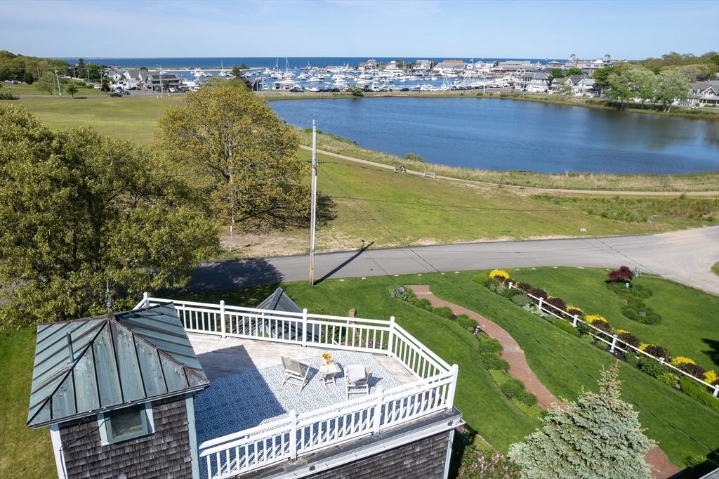 22 Greenleaf Avenue, Oak Bluffs, Massachusetts, 3 Bedrooms Bedrooms, 8 Rooms Rooms,2 BathroomsBathrooms,Residential,For Sale,Greenleaf Avenue,73355326