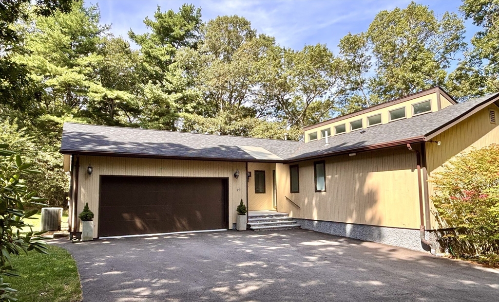 17 Rush Pond Rd, Lakeville, Massachusetts, 3 Bedrooms Bedrooms, 7 Rooms Rooms,2.5 BathroomsBathrooms,Residential,For Sale,Rush Pond Rd,73424654