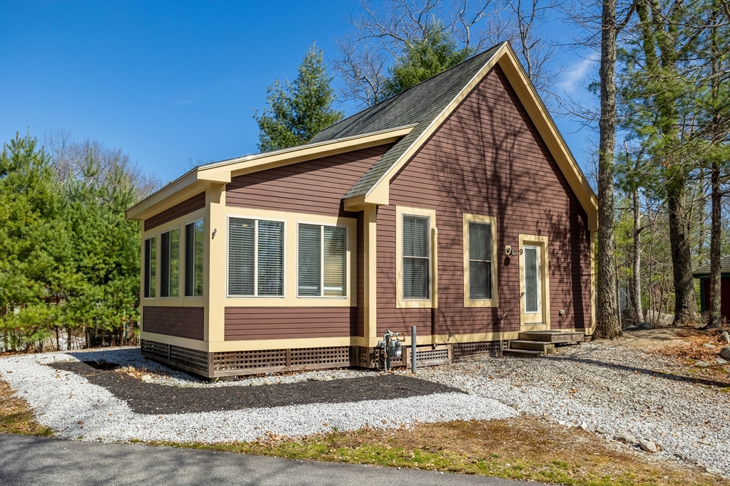 9 Whispering Pines Road, Westford, Massachusetts, 2 Bedrooms Bedrooms, 5 Rooms Rooms,1 BathroomBathrooms,Residential,For Sale,Whispering Pines Road,73361536