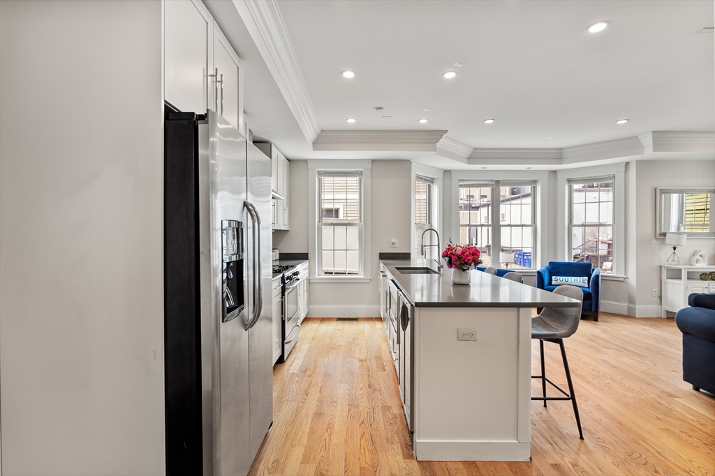 264 Athens, Boston, Massachusetts, 3 Bedrooms Bedrooms, 5 Rooms Rooms,3 BathroomsBathrooms,Residential Lease,For Rent,Athens,73394701