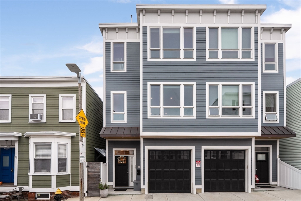 10 Grimes Street, Boston, Massachusetts, 3 Bedrooms Bedrooms, 5 Rooms Rooms,3 BathroomsBathrooms,Residential Lease,For Rent,Grimes Street,73444451