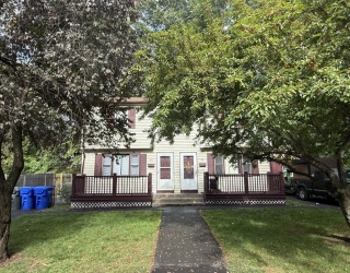 60-62 Desrosiers St, Springfield, Massachusetts, 4 Bedrooms Bedrooms, 11 Rooms Rooms,3 BathroomsBathrooms,Residential Income,For Sale,Desrosiers St,73436297