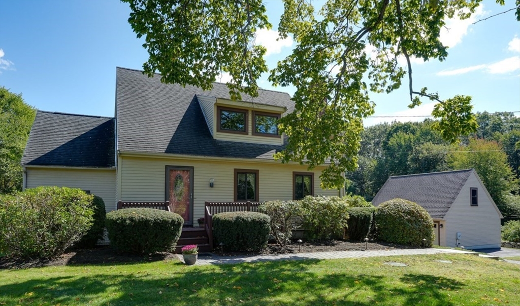 132 Hosmer St, Hudson, Massachusetts, 3 Bedrooms Bedrooms, 7 Rooms Rooms,2 BathroomsBathrooms,Residential,For Sale,Hosmer St,73432238