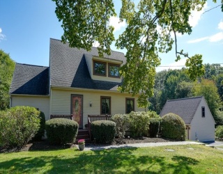 132 Hosmer St, Hudson, Massachusetts, 3 Bedrooms Bedrooms, 7 Rooms Rooms,2 BathroomsBathrooms,Residential,For Sale,Hosmer St,73432238