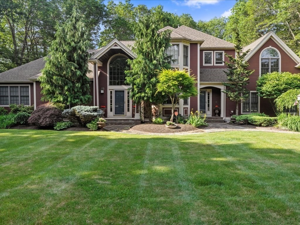 2 Red Fox Run, Sharon, Massachusetts, 5 Bedrooms Bedrooms, 13 Rooms Rooms,3.5 BathroomsBathrooms,Residential,For Sale,Red Fox Run,73368370