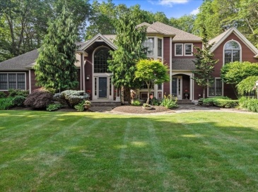 2 Red Fox Run, Sharon, Massachusetts, 5 Bedrooms Bedrooms, 13 Rooms Rooms,3.5 BathroomsBathrooms,Residential,For Sale,Red Fox Run,73368370