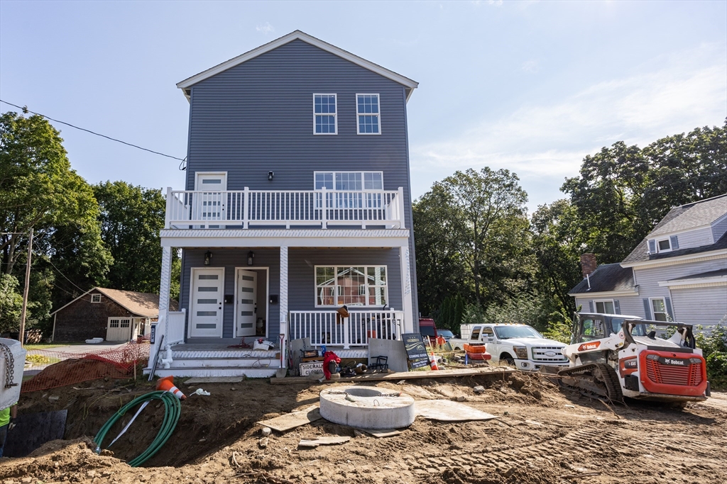 1472 Somerset Ave, Taunton, Massachusetts, 7 Bedrooms Bedrooms, 16 Rooms Rooms,4 BathroomsBathrooms,Residential Income,For Sale,Somerset Ave,73429233