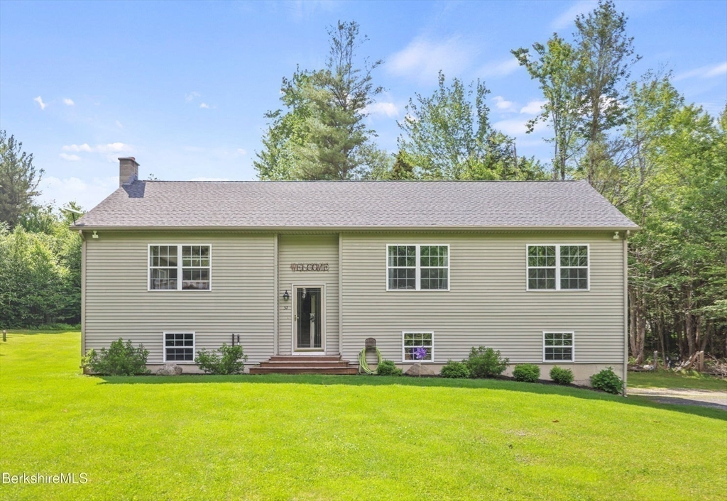 32 Scott Rd, Savoy, Massachusetts, 3 Bedrooms Bedrooms, 6 Rooms Rooms,2.5 BathroomsBathrooms,Residential,For Sale,Scott Rd,73394369