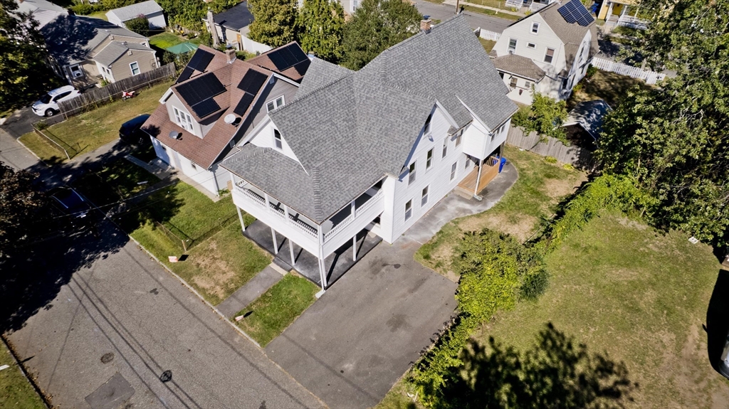 31 - 33 Balis St, Springfield, Massachusetts, 6 Bedrooms Bedrooms, 12 Rooms Rooms,2 BathroomsBathrooms,Residential Income,For Sale,Balis St,73415940