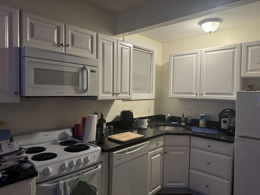 278 Harvard St, Cambridge, Massachusetts, 1 Room Rooms,1 BathroomBathrooms,Residential Lease,For Rent,Harvard St,73405414