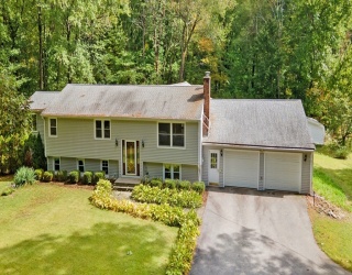 205 Beaman Rd, Sterling, Massachusetts, 4 Bedrooms Bedrooms, 7 Rooms Rooms,2.5 BathroomsBathrooms,Residential,For Sale,Beaman Rd,73421895