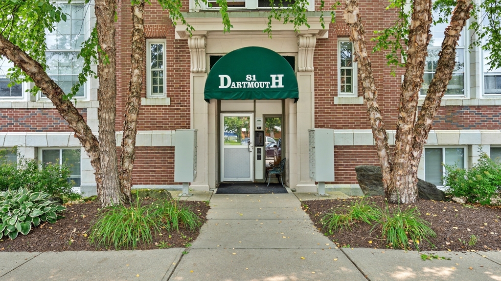 81 Dartmouth St, Pittsfield, Massachusetts, 1 Bedroom Bedrooms, 3 Rooms Rooms,1 BathroomBathrooms,Residential,For Sale,Dartmouth St,73417251