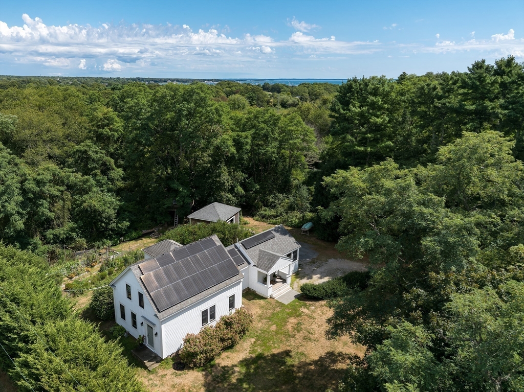 86 Fairhaven Rd, Mattapoisett, Massachusetts, 3 Bedrooms Bedrooms, 6 Rooms Rooms,2 BathroomsBathrooms,Residential,For Sale,Fairhaven Rd,73430906