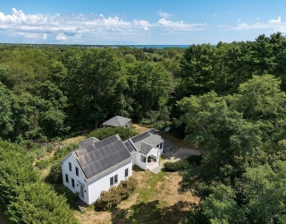 86 Fairhaven Rd, Mattapoisett, Massachusetts, 3 Bedrooms Bedrooms, 6 Rooms Rooms,2 BathroomsBathrooms,Residential,For Sale,Fairhaven Rd,73430906