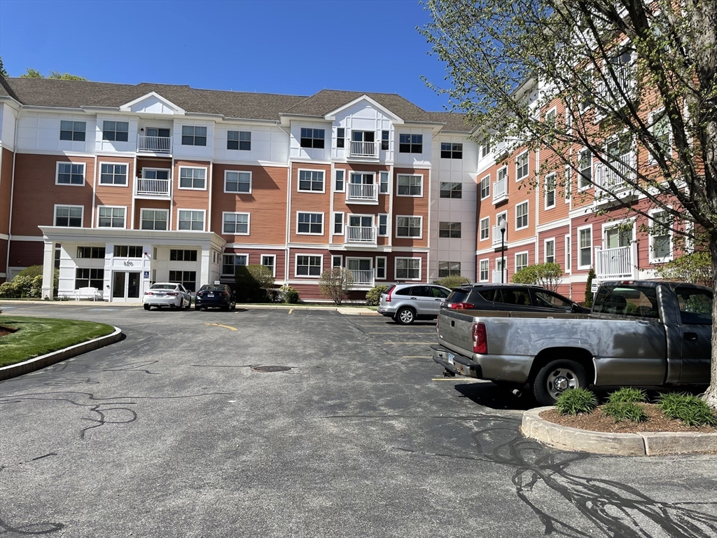 250 Main Street, Hudson, Massachusetts, 2 Bedrooms Bedrooms, 4 Rooms Rooms,2 BathroomsBathrooms,Residential,For Sale,Main Street,73370383