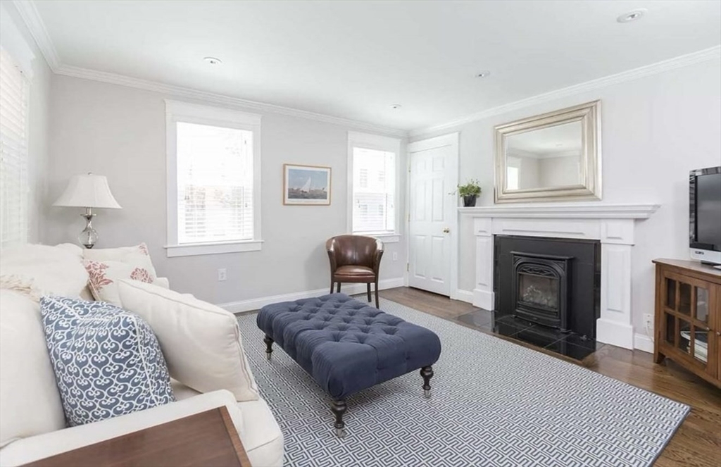 622 E 2nd St, Boston, Massachusetts, 3 Bedrooms Bedrooms, 6 Rooms Rooms,3 BathroomsBathrooms,Residential Lease,For Rent,E 2nd St,73407536