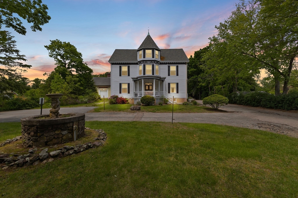 543 Newport Ave, Attleboro, Massachusetts, 8 Bedrooms Bedrooms, 12 Rooms Rooms,3.5 BathroomsBathrooms,Residential,For Sale,Newport Ave,73381374