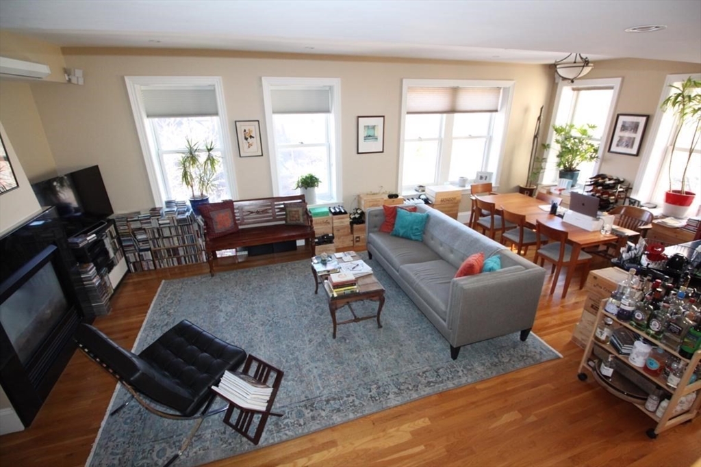 486 Shwmut, Boston, Massachusetts, 2 Bedrooms Bedrooms, 4 Rooms Rooms,2 BathroomsBathrooms,Residential Lease,For Rent,Shwmut,73441366