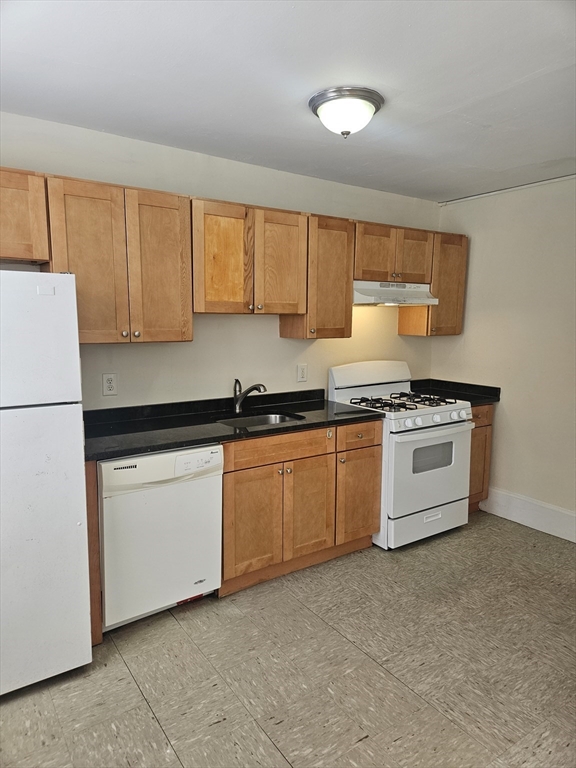 9 Victory Road, Boston, Massachusetts, 2 Bedrooms Bedrooms, 4 Rooms Rooms,1 BathroomBathrooms,Residential Lease,For Rent,Victory Road,73424316