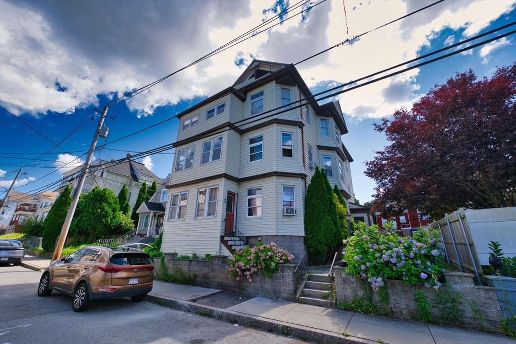 516 Whipple St, Fall River, Massachusetts, 9 Bedrooms Bedrooms, 21 Rooms Rooms,3 BathroomsBathrooms,Residential Income,For Sale,Whipple St,73407437