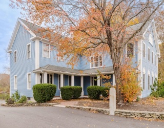 581 Washington Street, Easton, Massachusetts, 1 Bedroom Bedrooms, 4 Rooms Rooms,1 BathroomBathrooms,Residential Lease,For Rent,Washington Street,73450992