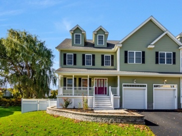 7 Richmond Ave, Woburn, Massachusetts, 3 Bedrooms Bedrooms, 7 Rooms Rooms,2.5 BathroomsBathrooms,Residential Lease,For Rent,Richmond Ave,73450487 7 Richmond Ave, Woburn, Massachusetts, 3 Bedrooms Bedrooms, 7 Rooms Rooms,2.5 BathroomsBathrooms,Residential Lease,For Rent,Richmond Ave,73450487