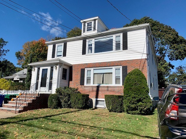 333 Newtonville Ave, Newton, Massachusetts, 3 Bedrooms Bedrooms, 6 Rooms Rooms,1 BathroomBathrooms,Residential Lease,For Rent,Newtonville Ave,73446984