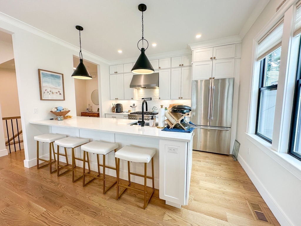 746 East 8th, Boston, Massachusetts, 3 Bedrooms Bedrooms, 8 Rooms Rooms,3 BathroomsBathrooms,Residential Lease,For Rent,East 8th,73435826