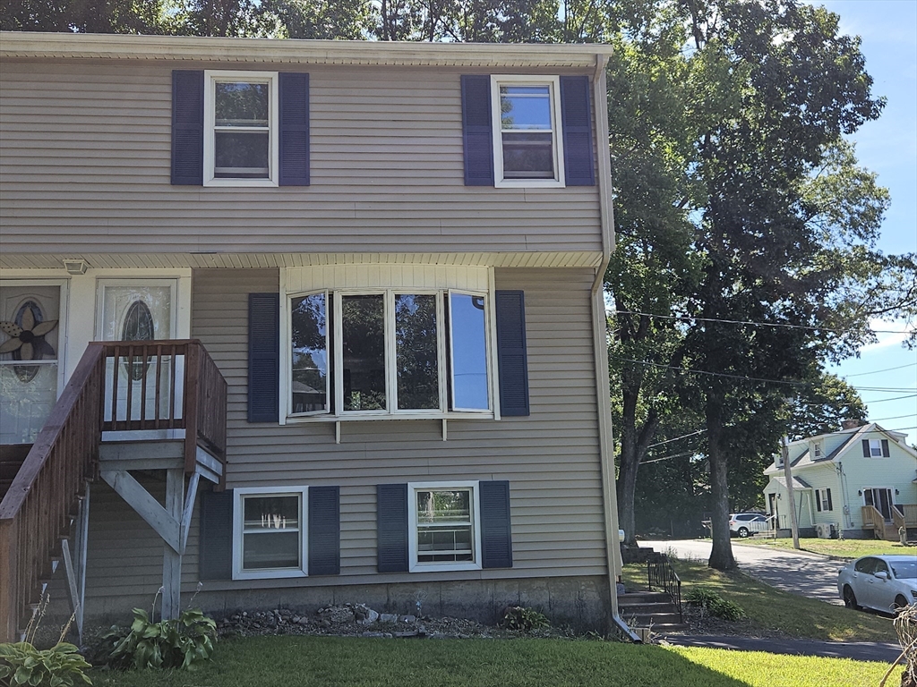 26 Alameda, Worcester, Massachusetts, 2 Bedrooms Bedrooms, 4 Rooms Rooms,1.5 BathroomsBathrooms,Residential Lease,For Rent,Alameda,73422571
