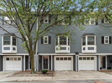 135 Bolton St, Boston, Massachusetts, 2 Bedrooms Bedrooms, 4 Rooms Rooms,1.5 BathroomsBathrooms,Residential Lease,For Rent,Bolton St,73433277