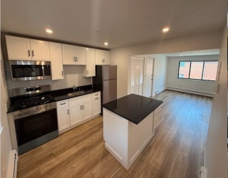 10 Colonial Drive, Andover, Massachusetts, 2 Rooms Rooms,1 BathroomBathrooms,Residential Lease,For Rent,Colonial Drive,73451889